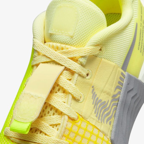 [NEW] Women's Nike Metcon 8 Workout Shoes DO9327-801 - Picture 9 of 9